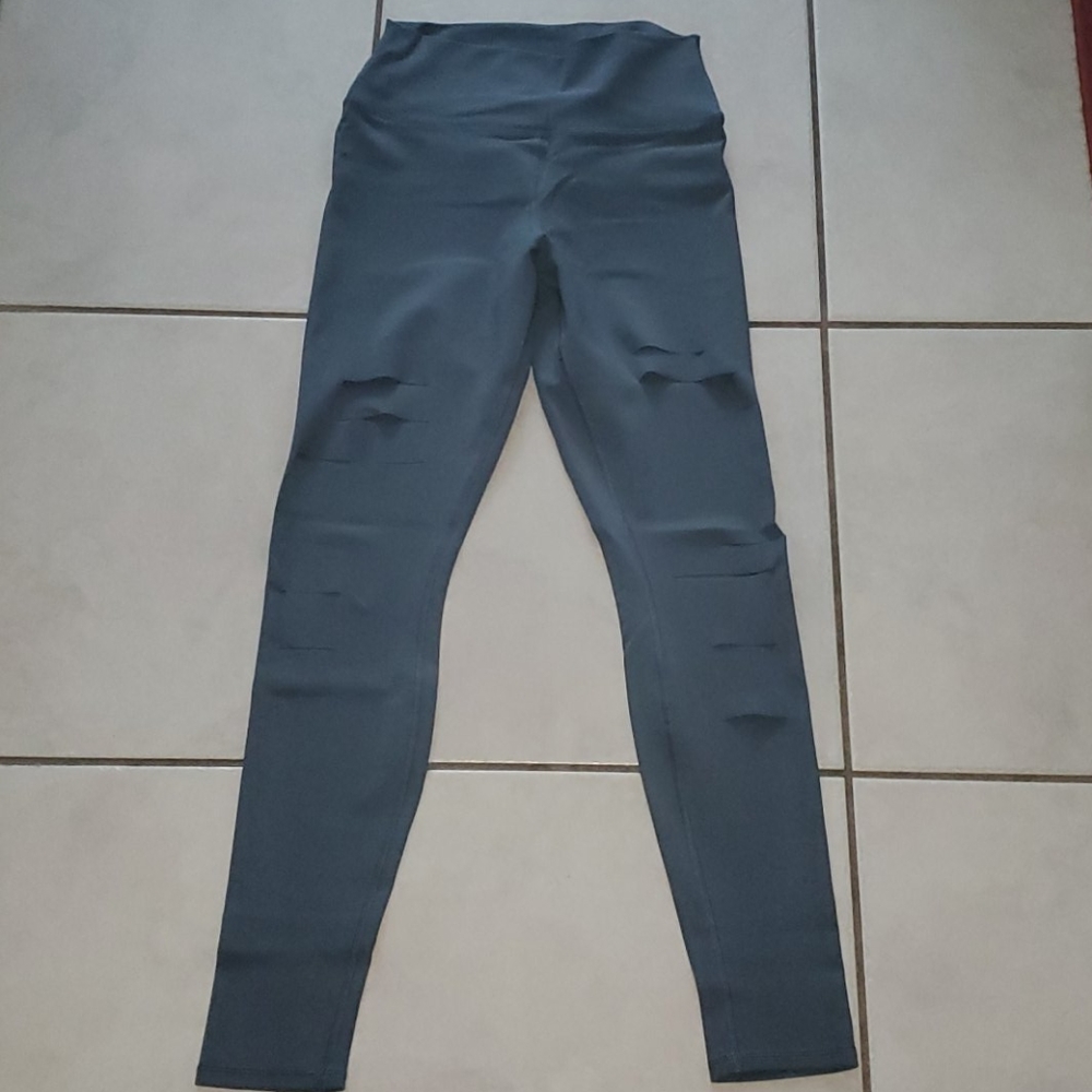 Alo yoga Ripped Warrior leggings Sz M